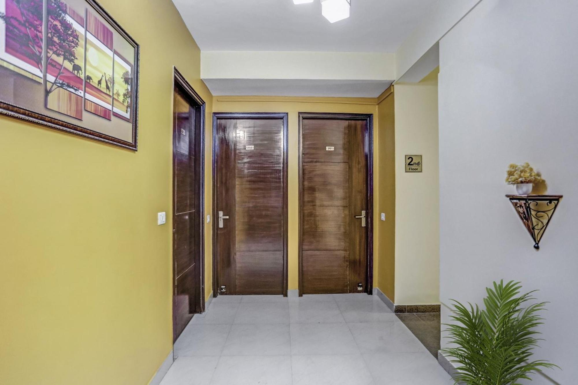Townhouse Rumaisa Indirapuram Exterior foto